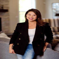 Real Estate Expert Photo for Robyn Kim